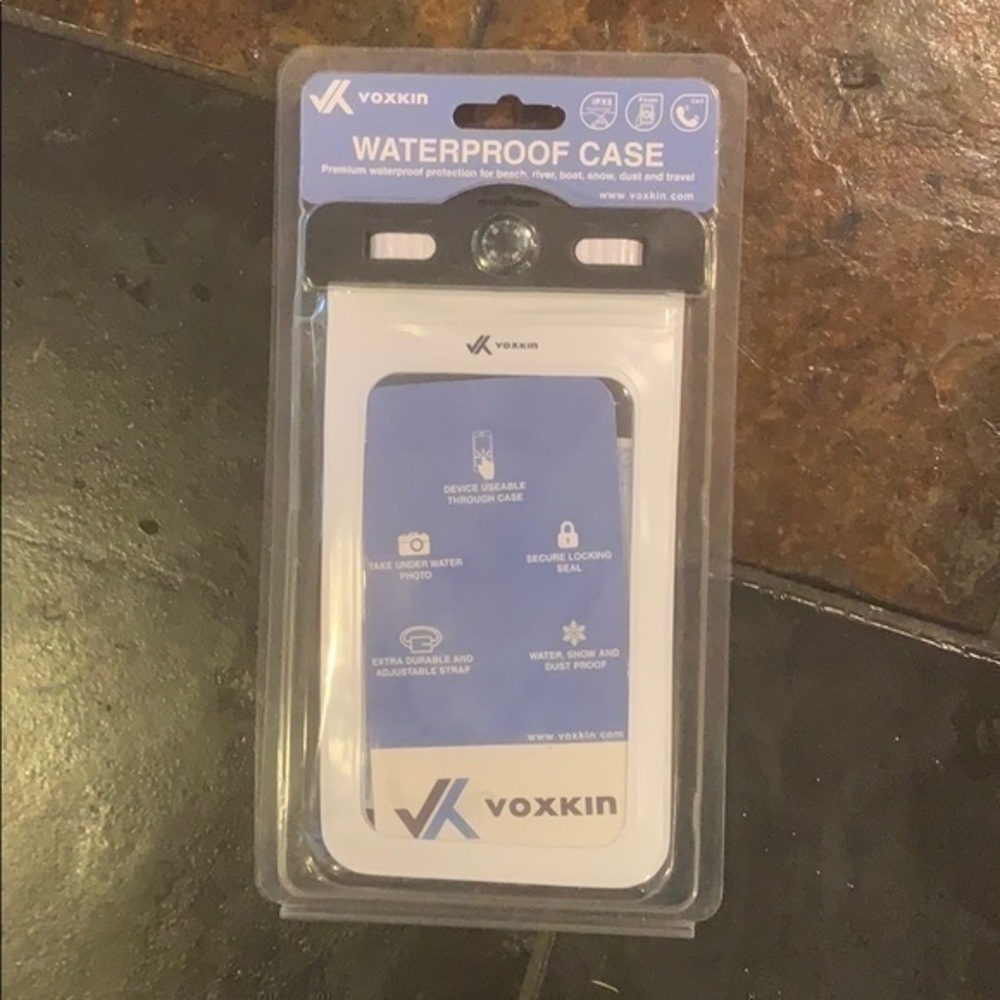 Voxkin Waterproof Case - Waterproof Phone Bag with Lanyard & Armband - Picture 2 of 4